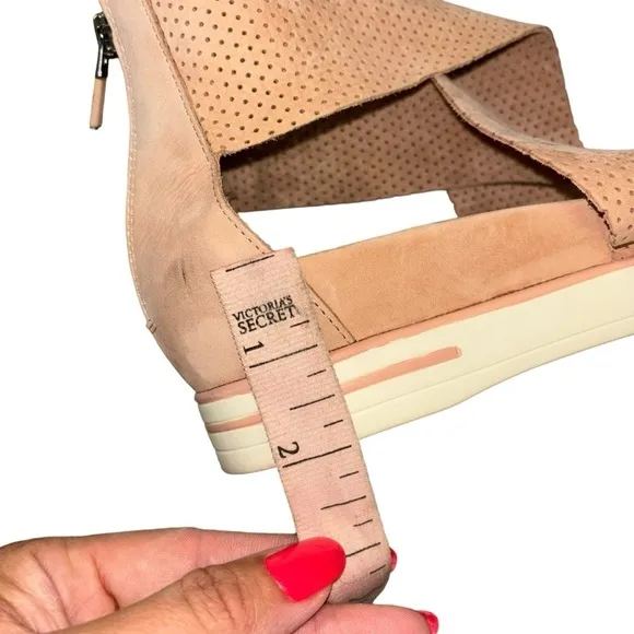 EILEEN FISHER Wedge Desert Rose Leather Sandals Womens 9 Preppy Feminine Comfort