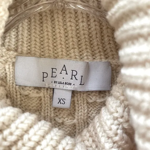 Elegant Cream cable knit dress size xs