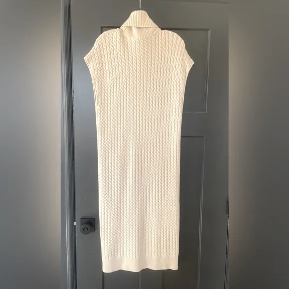 Elegant Cream cable knit dress size xs