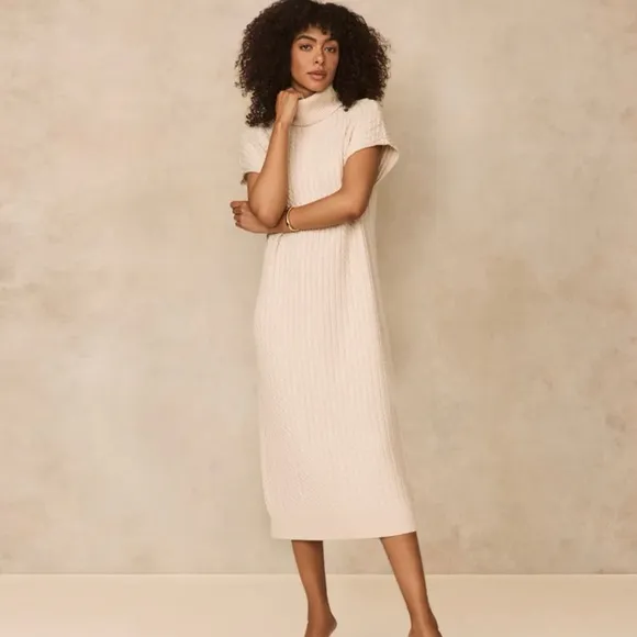 Elegant Cream cable knit dress size xs