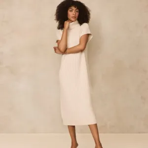 Elegant Cream cable knit dress size xs