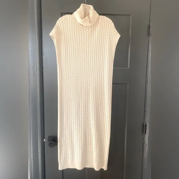 Elegant Cream cable knit dress size xs