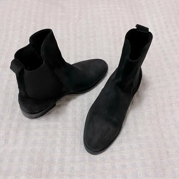 Emanuele Crasto black suede Chelsea boots