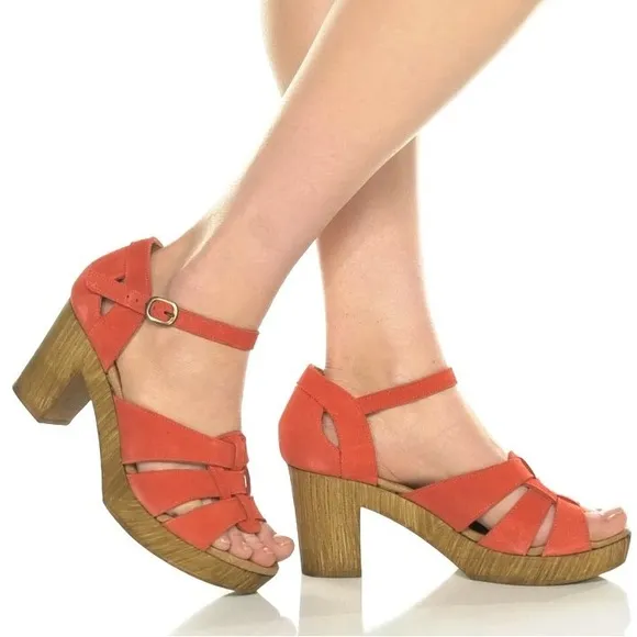 Eric Michael women’s 39 heel sandals Coral wood platform chunky suede Savy