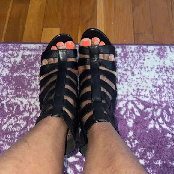 EUC Cage Like Strappy Sandals