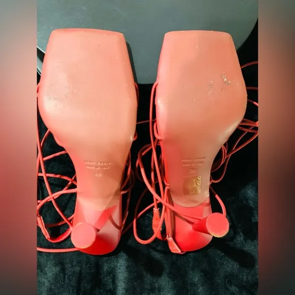 EUC❤️‍🔥GIA/RHWRed Strappy Heeled Sandals.