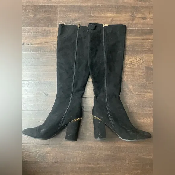 Excellent condition knee high boots.