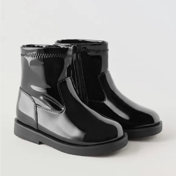 FAUX PATENT LEATHER STRETCH BOOTS