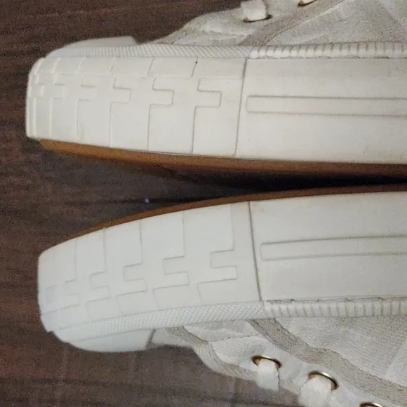 FENDI Mono Canvas Low-tops Sneakers #8E8325