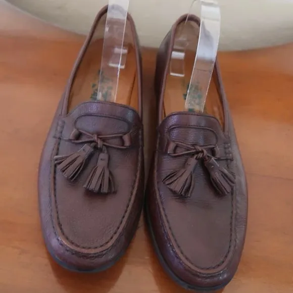 Ferragamo tasselled leather loafers women’s size 9.5