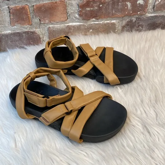 Figs by Figueroa Strappy Flexible Sandals, Size 37