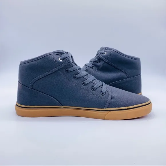 FILA Men’s Mid Gray Canvas Sneakers