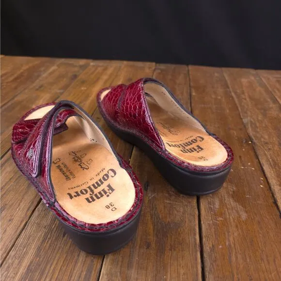 Finn Comfort Slide Sandals Women Size 7.5 Leather Red Crocodile Print Wedge