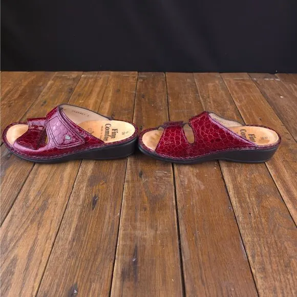 Finn Comfort Slide Sandals Women Size 7.5 Leather Red Crocodile Print Wedge