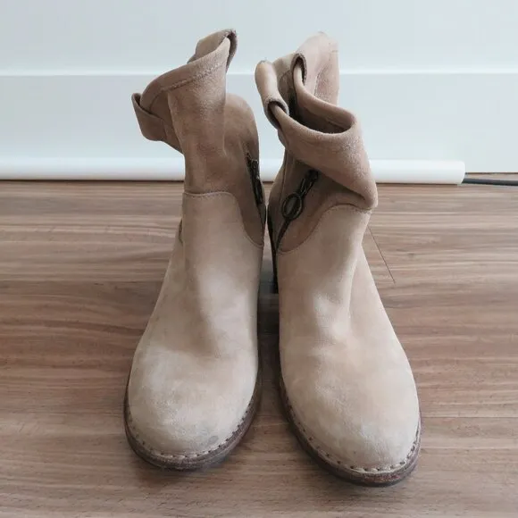 FIORENTINI   BAKER Slouch Western Ankle Booties Boots in Beige Suede Leather