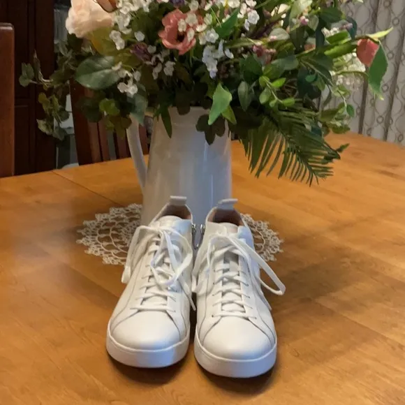 FIT FLOP - RALLY Leather High-Top Sneakers - LIKE NEW