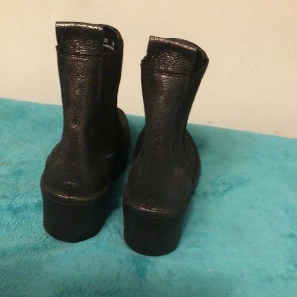 FLY LONDON BAGU WEDGE CHELSEA BOOTS  SZ 39