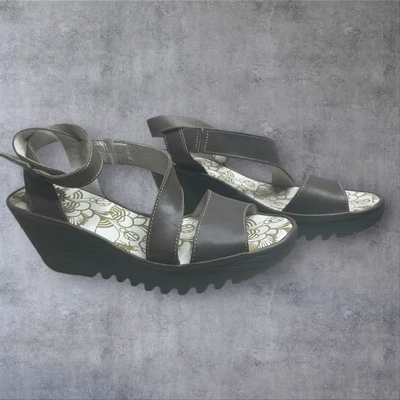 Fly London Taupe Leather Strappy Wedge Sandals Womens 11-11.5 (42)
