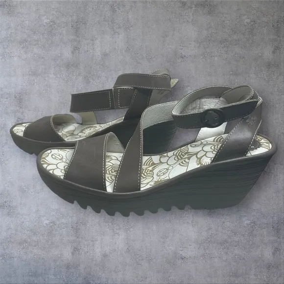 Fly London Taupe Leather Strappy Wedge Sandals Womens 11-11.5 (42)