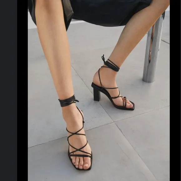 FRAME‎ Le Doheny Strappy Sandal (Women)