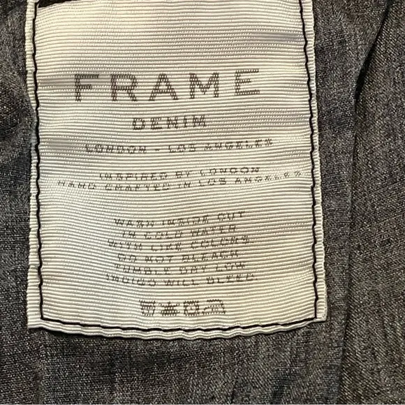 Frame Le Skinny de Jeanne Black Distressed Jeans Size 32