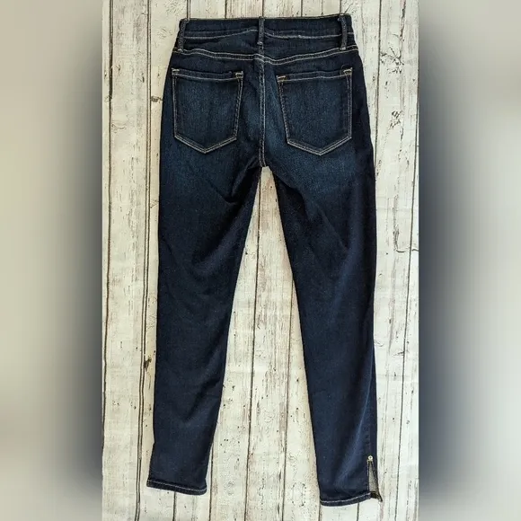FRAME Le Skinny de Jeanne dark wash slit rivet jeans FELLAH wash