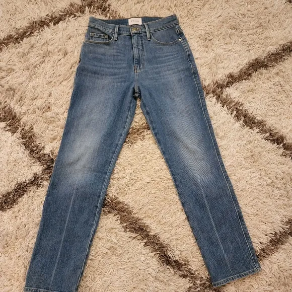Frame le Sylvie slender straight size 26 jeans