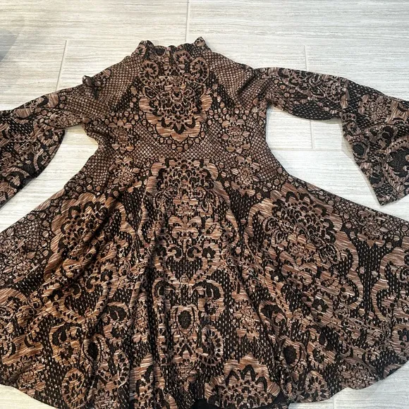 Free People - Brown and Black Bell sleeve dress boho print - size Medium