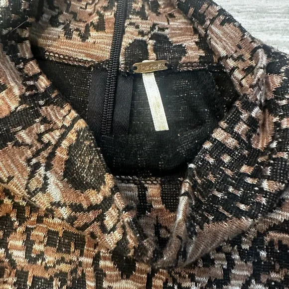 Free People - Brown and Black Bell sleeve dress boho print - size Medium