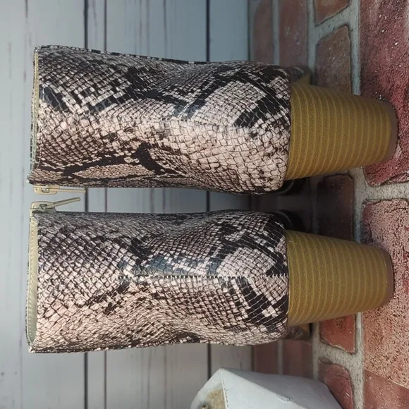 Free People Coconuts by Matisse Snakeskin Going West Ankle Boots Women's 10