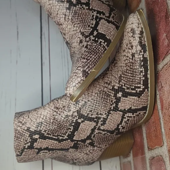 Free People Coconuts by Matisse Snakeskin Going West Ankle Boots Women's 10
