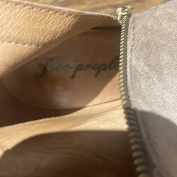 Free People tan suede boots. Size 40. Preloved, great condition.