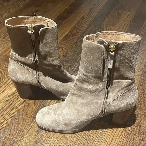 Free People tan suede boots. Size 40. Preloved, great condition.