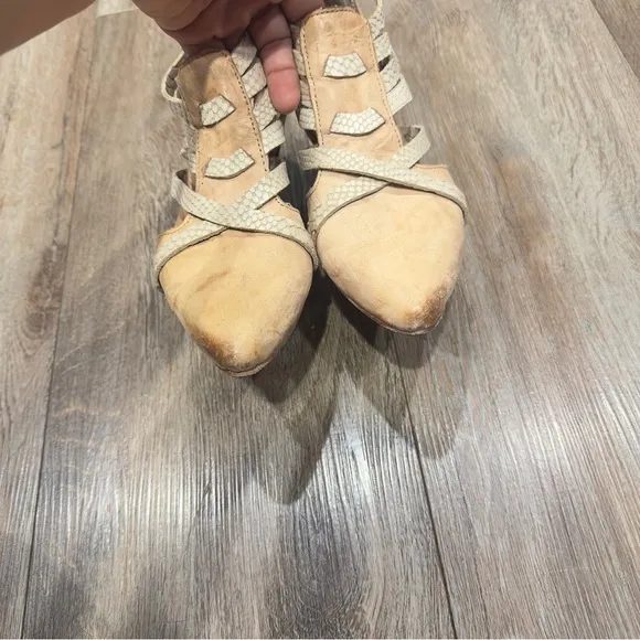 Freebird by Steven Emory sandals