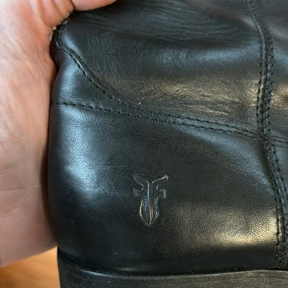 Frye Black Leather Melissa Button Boot Riding Boot Pull on Style Size 6 B