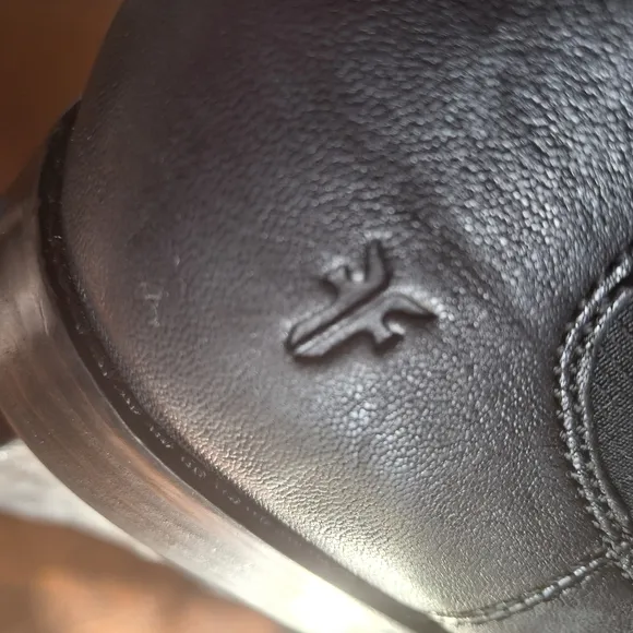 Frye Chelsea Leather Black Pull-on Ankle Boots Women Size 7