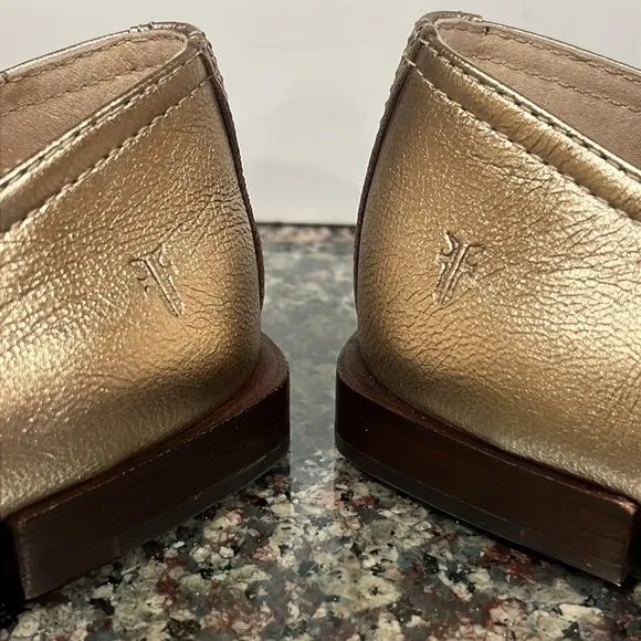 Frye Claire Venetian Leather Slip-On Loafers 6 M Lunar Metallic light gold NEW