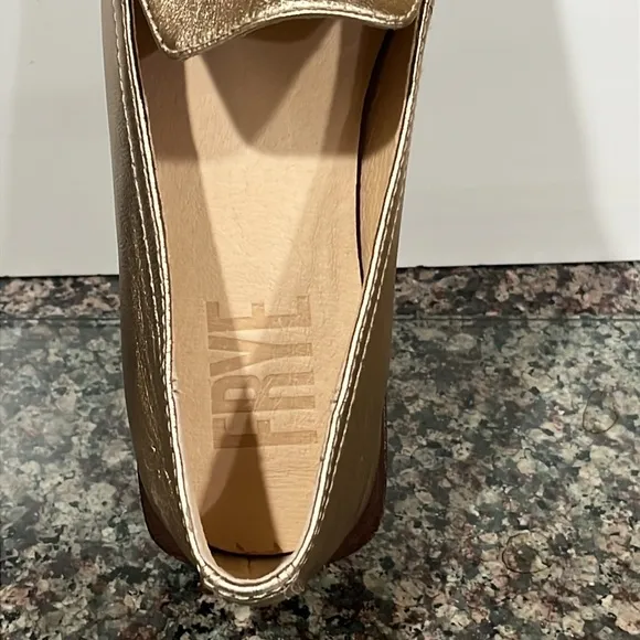 Frye Claire Venetian Leather Slip-On Loafers 6 M Lunar Metallic light gold NEW