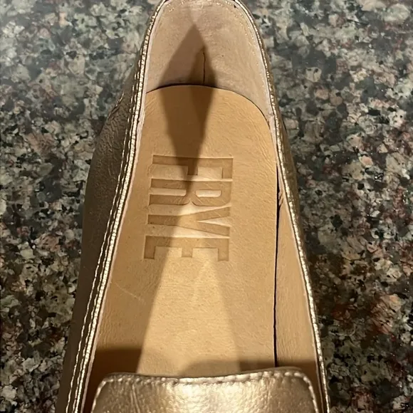 Frye Claire Venetian Leather Slip-On Loafers 6 M Lunar Metallic light gold NEW