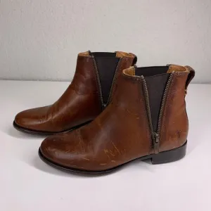 FRYE Cognac Brown Leather Carly Zip Chelsea‎ Boots Size 6