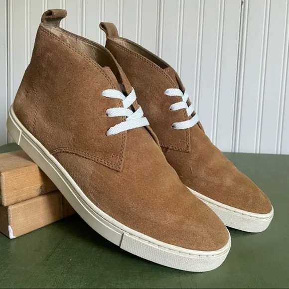 Frye Desert/Chukka Boots in Light Brown Suede