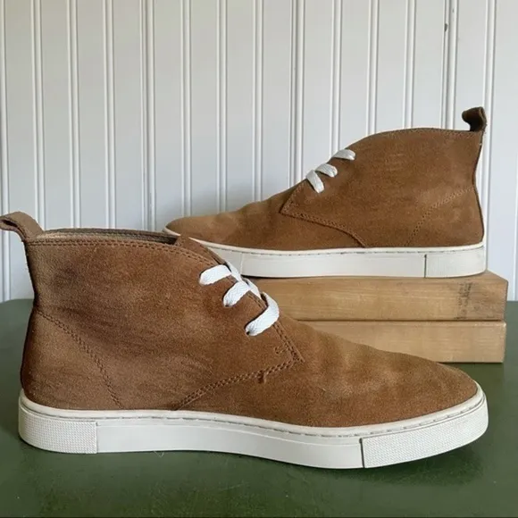 Frye Desert/Chukka Boots in Light Brown Suede