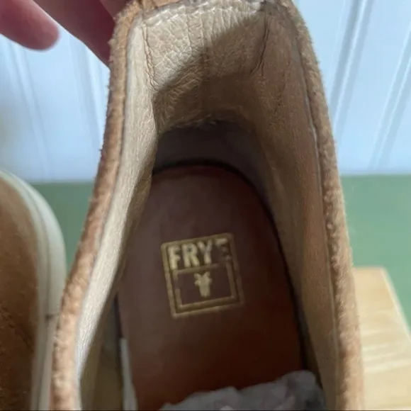 Frye Desert/Chukka Boots in Light Brown Suede