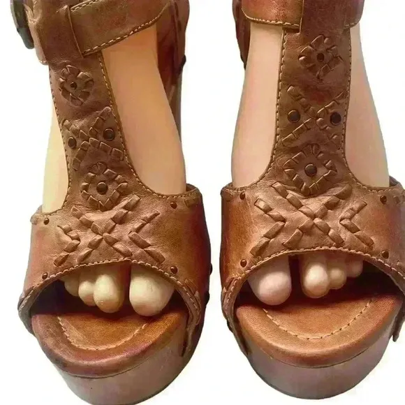 FRYE Fran X Stich Women Platform Brown Leather Wooden Heels Sandals Size 8.5 M