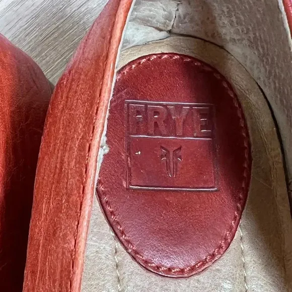 Frye Grace Venetian Leather Slip On Loafers Size 7.5