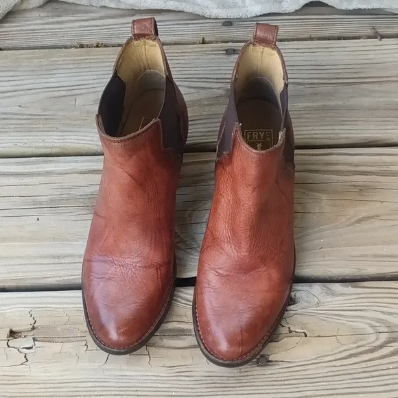 Frye Jackie Gore Stretch Ankle Boots in Cognac/brown size 5.5