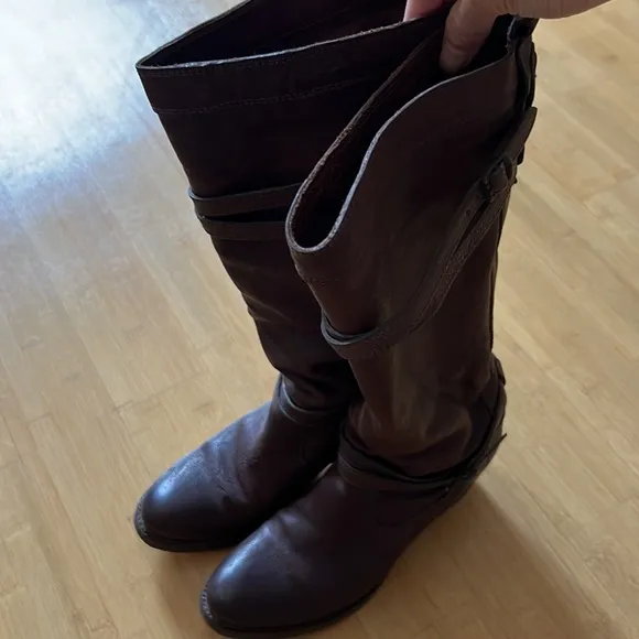 Frye Jane Harness Moto Riding Boots Thursday Ugg Steve Madden marc fisher Dingo