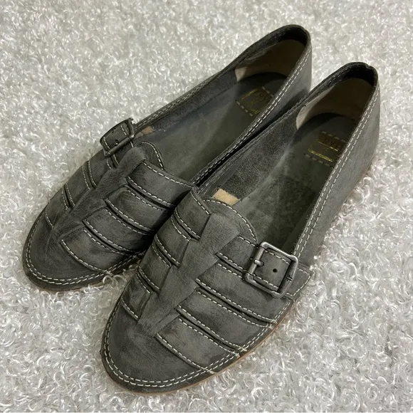 Frye Ladies Size 7 Gray Suede Buckle loafers