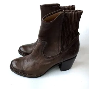 Frye Lucinda Scrunch stretch shin high boots size 7 brown heeled