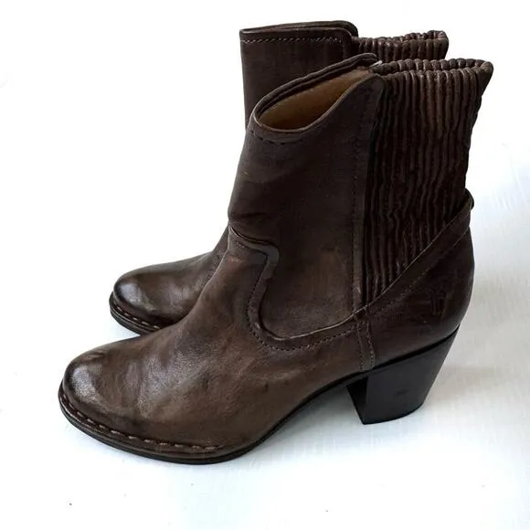 Frye Lucinda Scrunch stretch shin high boots size 7 brown heeled